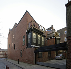 304-306 S 10th St in Philadelphia, PA - Foto de edificio - Building Photo