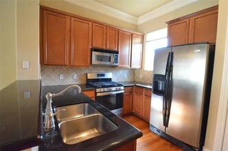 9006 Harbor Hills Dr in Houston, TX - Building Photo - Building Photo