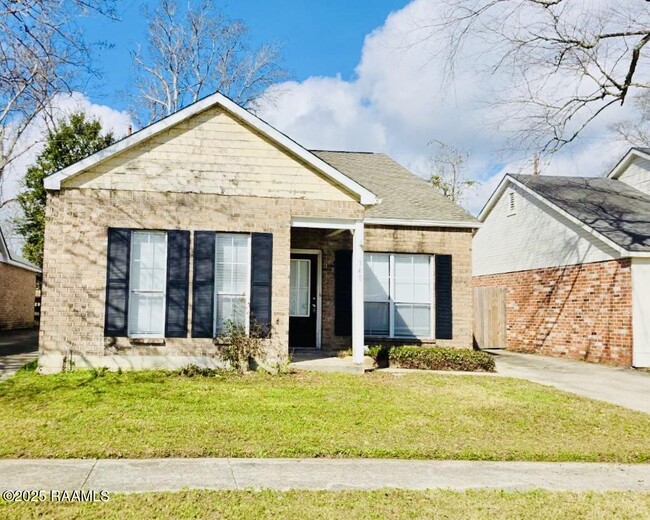 340 Meadow Crossing Dr in Baton Rouge, LA - Building Photo - Building Photo