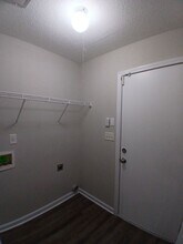 6812 Showboat Ln in Cordova, TN - Foto de edificio - Building Photo