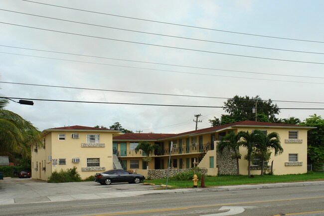 2000 Ludlam Rd in Miami, FL - Foto de edificio - Building Photo