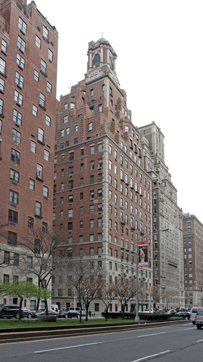 778 Park Ave in New York, NY - Building Photo