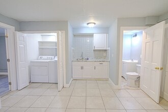 105 Clarendon St in Fitchburg, MA - Building Photo - Building Photo