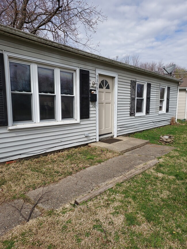 5804 Loretta St in Louisville, KY - Foto de edificio - Building Photo