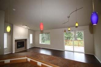 10296 Valley Park Dr in Anchorage, AK - Building Photo - Building Photo