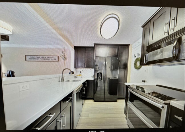 9001 SW 77th Ave in Miami, FL - Building Photo - Building Photo