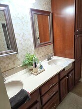 4 Smithfield Rd in North Providence, RI - Foto de edificio - Building Photo