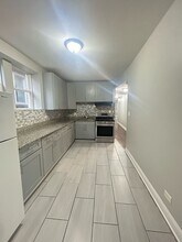 7653 S Essex Ave in Chicago, IL - Building Photo - Building Photo