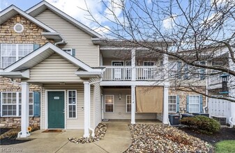 14929 Lenox Dr, Unit 509 in Strongsville, OH - Foto de edificio - Building Photo