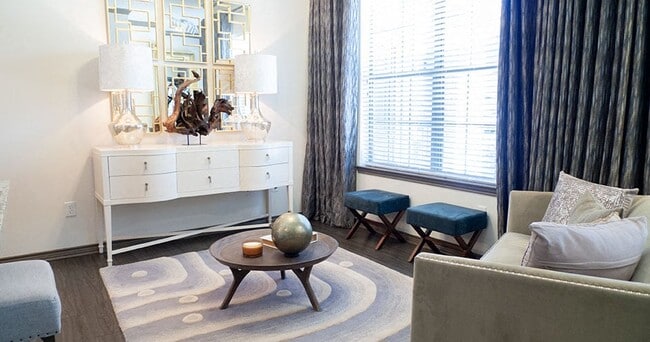 Retreat at Stonebridge Ranch Apartments in McKinney, TX - Foto de edificio - Building Photo