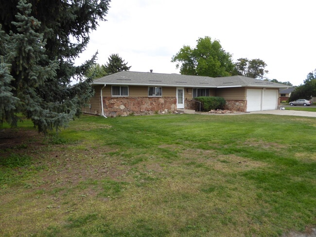 3400 E Locust St in Fort Collins, CO - Building Photo - Building Photo