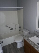 535 Huron Dr W, Unit C in Heath, OH - Foto de edificio - Building Photo