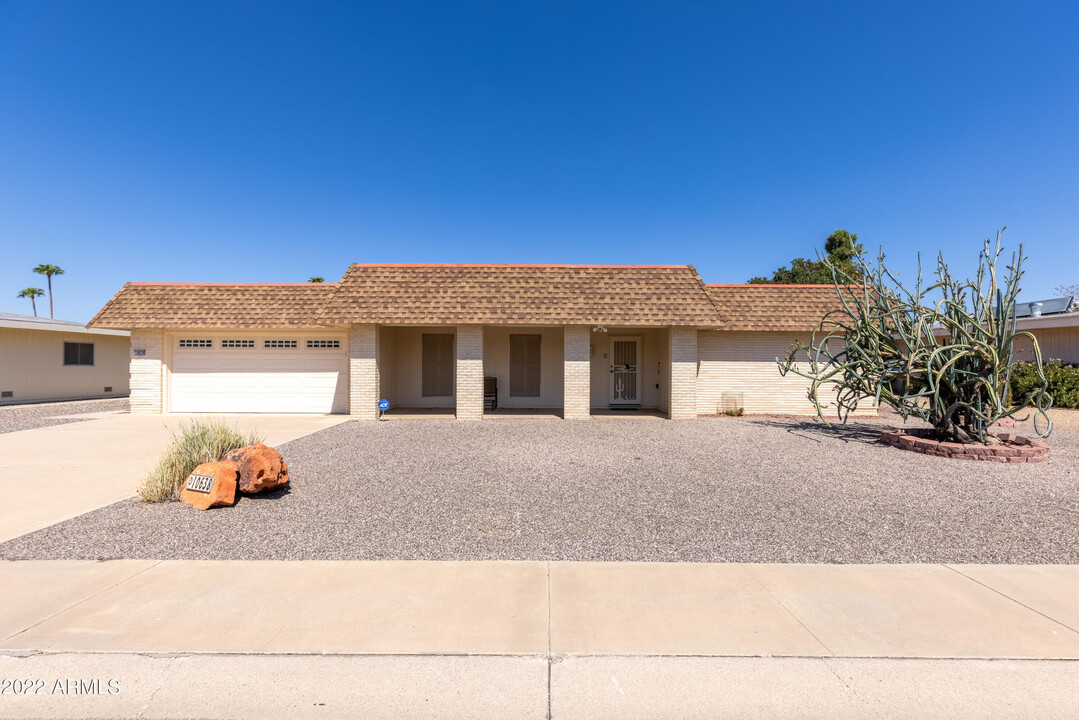 10638 W Sequoia Dr in Sun City, AZ - Foto de edificio