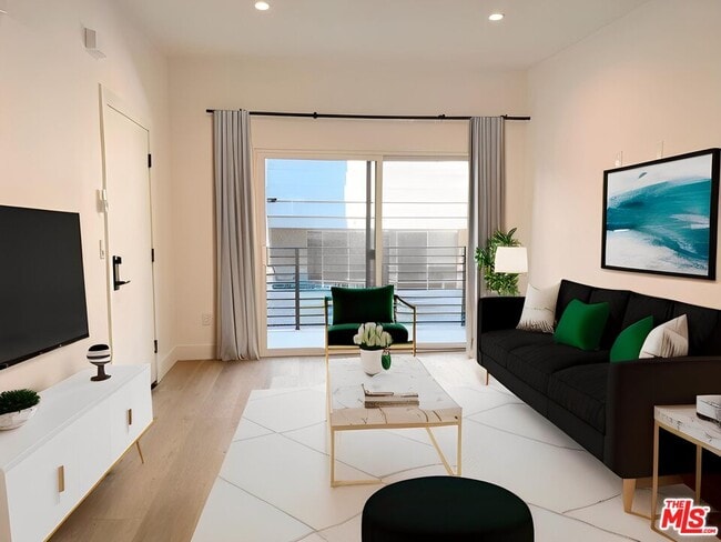 property at 914 7th St