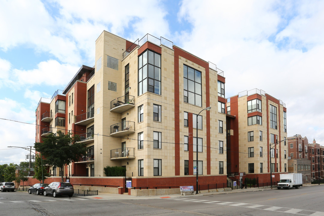 Riverview Terrace in Chicago, IL - Foto de edificio