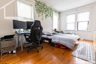 43 Egremont Rd in Boston, MA - Building Photo