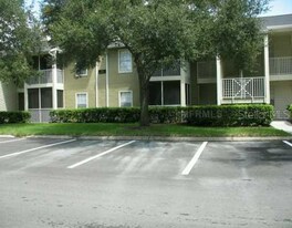 214 Lake Parsons Green in Brandon, FL - Building Photo