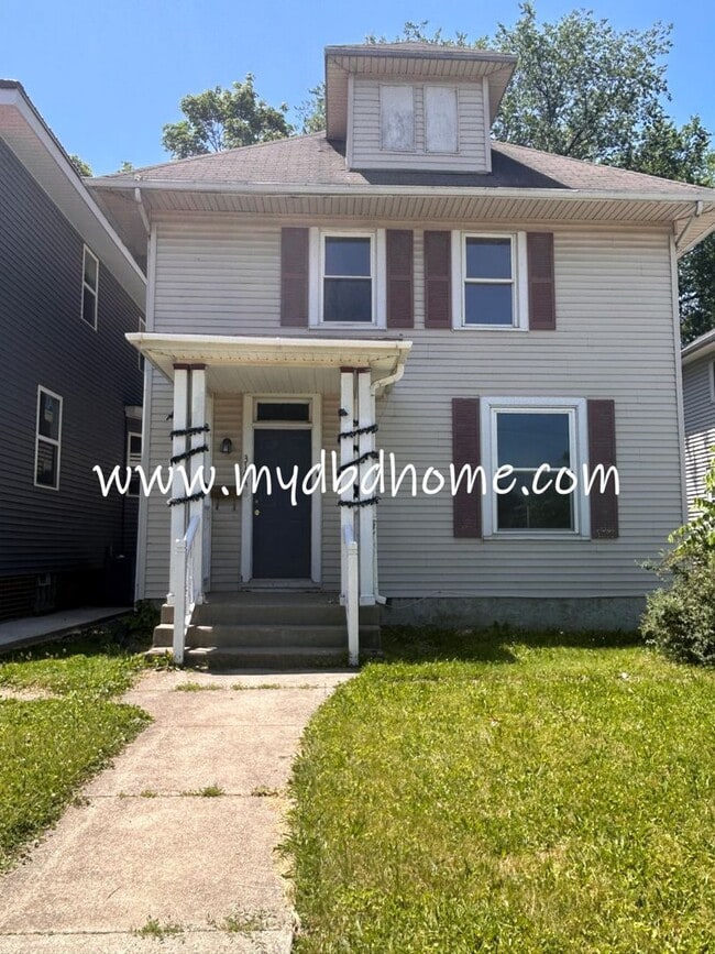 property at 3104 S Hanna St