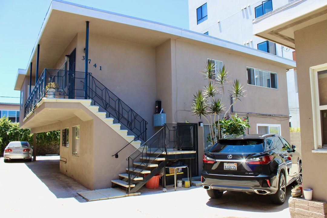 3741 S Bentley Ave in Los Angeles, CA - Building Photo