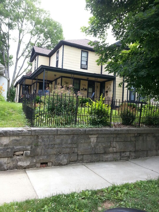 331 S Grant St in Bloomington, IN - Building Photo