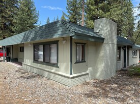 2975 Sacramento Ave, Unit 11 in South Lake Tahoe, CA - Building Photo