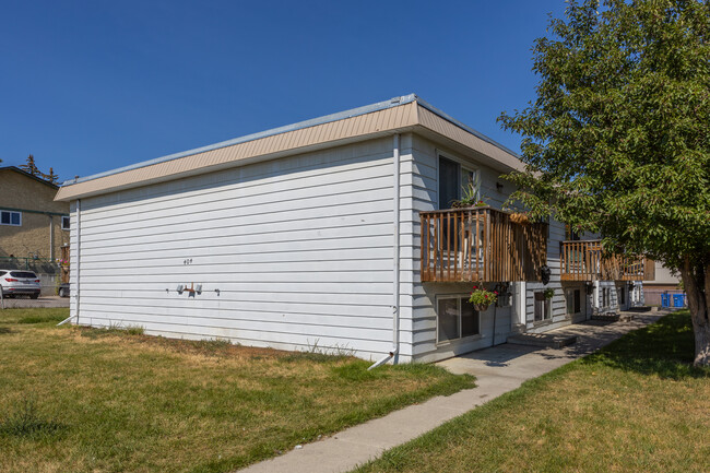 404 Sabrina Rd SW in Calgary, AB - Building Photo - Building Photo