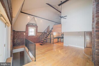 2101 Cypress St in Philadelphia, PA - Building Photo - Building Photo