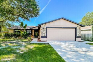 662 Timber Bay Cir W in Oldsmar, FL - Building Photo