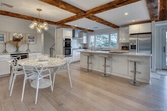 57 Big Fresh Pond Rd in Southampton, NY - Building Photo - Building Photo