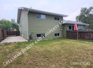 3 Bedroom Single Family Home in Uplands Re in Regina, SK - Building Photo - Building Photo