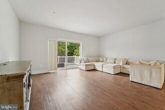 7728 Lexington Ct in Glen Burnie, MD - Building Photo - Building Photo