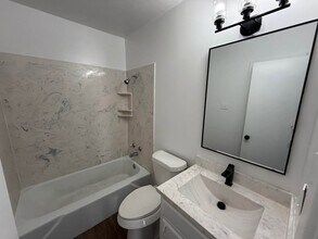 344 Leroy Pkwy in Elm Mott, TX - Building Photo - Building Photo