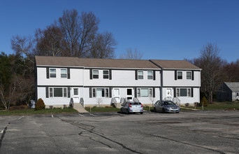 Linwood Apartments in Colchester, CT - Building Photo - Building Photo