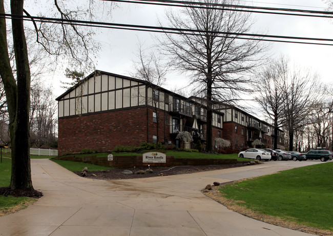 River Knolls Apartments