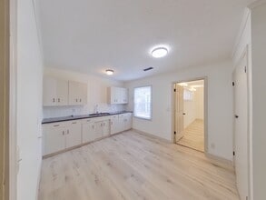 4242 Dover St in Wichita, KS - Building Photo - Building Photo