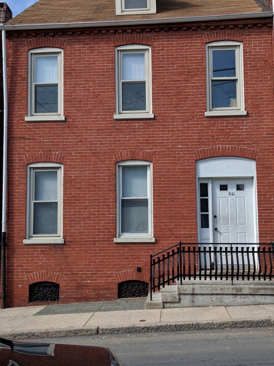 541 St Joseph St in Lancaster, PA - Building Photo