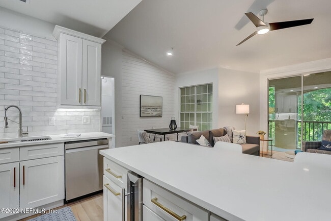 property at 170 Veracruz Dr