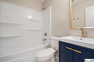 1204-1204 Hillyer St in San Marcos, TX - Building Photo - Building Photo