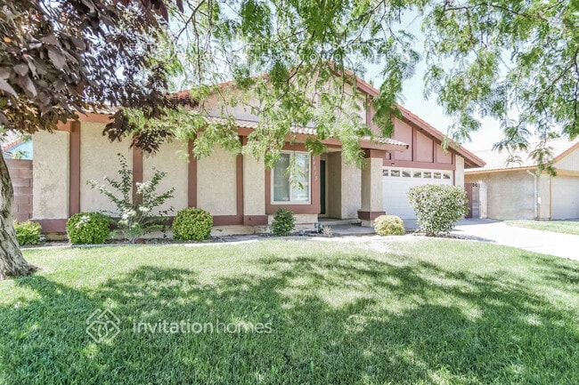 44015 Andale Ave in Lancaster, CA - Building Photo - Building Photo