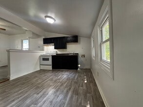 2154 W Wall St in Springfield, MO - Building Photo - Building Photo
