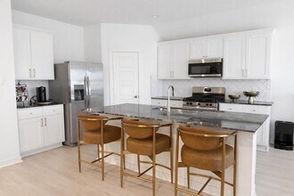 8554 Tropical Breeze Wy in Iowa Colony, TX - Building Photo - Building Photo