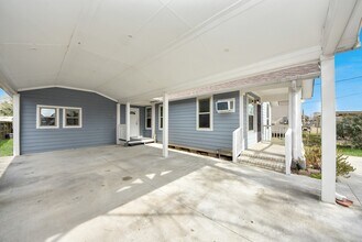 215 St Charles Dr in Crosby, TX - Building Photo - Building Photo