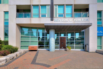 3939 Duke of York Blvd in Mississauga, ON - Building Photo - Building Photo