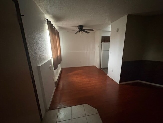 property at 1203 S Olympia Pl