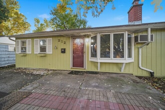 212 N Knollwood Dr in Wheaton, IL - Building Photo - Building Photo