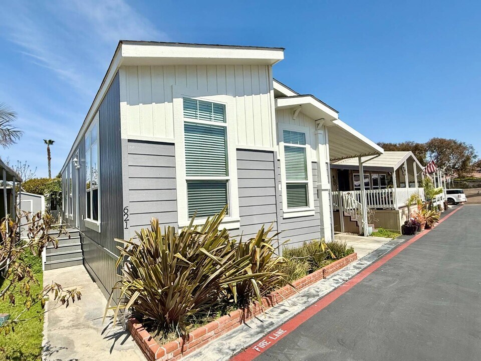80 Huntington St in Huntington Beach, CA - Building Photo