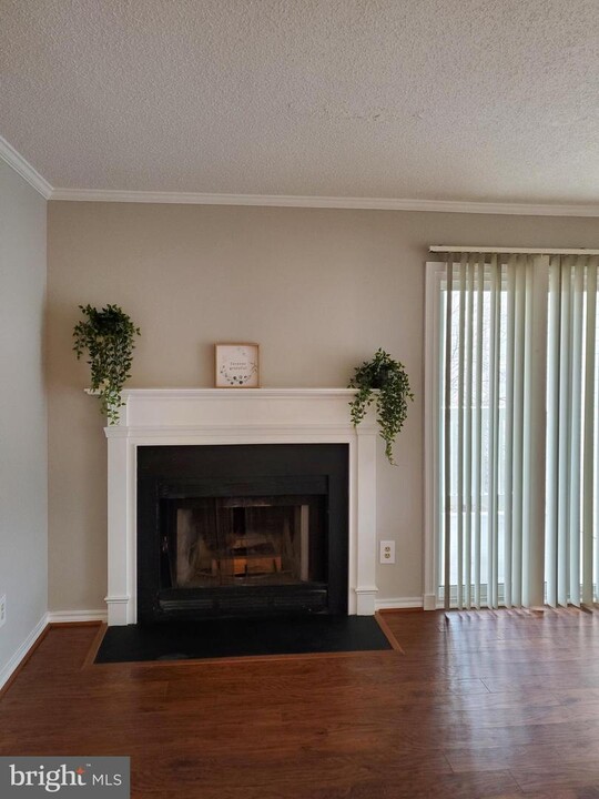 1524 Lincoln Way in McLean, VA - Building Photo