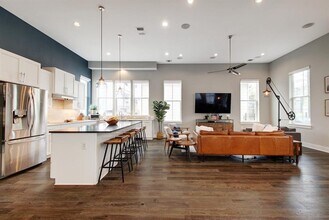 4810 Springdale Rd in Austin, TX - Building Photo - Building Photo