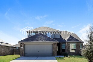 1527 Mackinac Dr in Crowley, TX - Building Photo