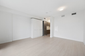 180 2nd Av E in Vancouver, BC - Building Photo - Building Photo